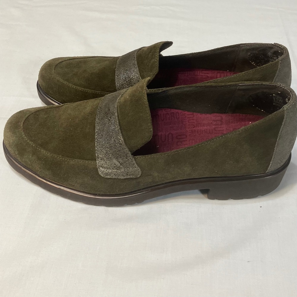 Munro American Geena Olive Green Suede Loafers Women 11W  Academia Made in USA